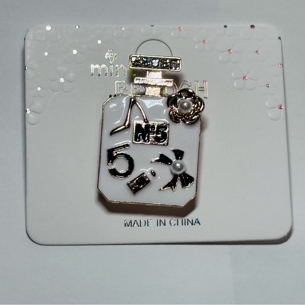 Mint Elegant White and Black Perfume Bottle Shaped BROOCH NWT